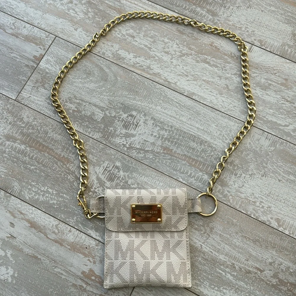 Michael Kors Mini Belt‎ Bag Cream - Picture 4 of 9